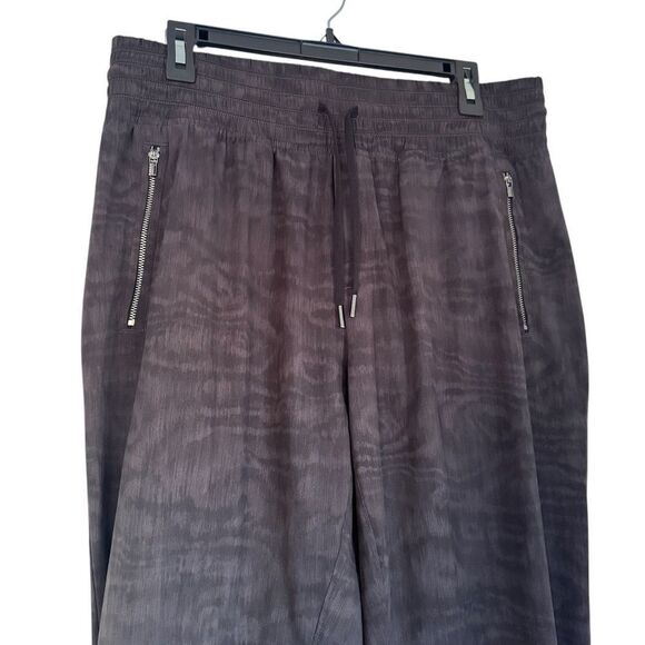 Athleta Camden Printed Jogger Pant Size 12P - Picture 4 of 10